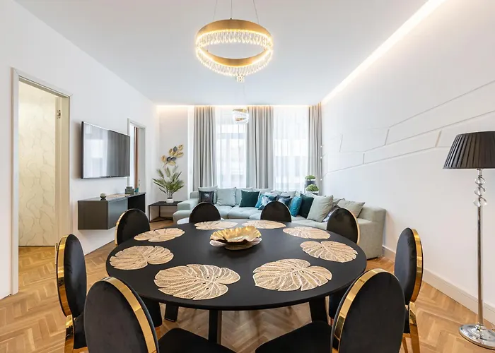 Four Bedrooms Luxury Design Apartment At Fashion Street