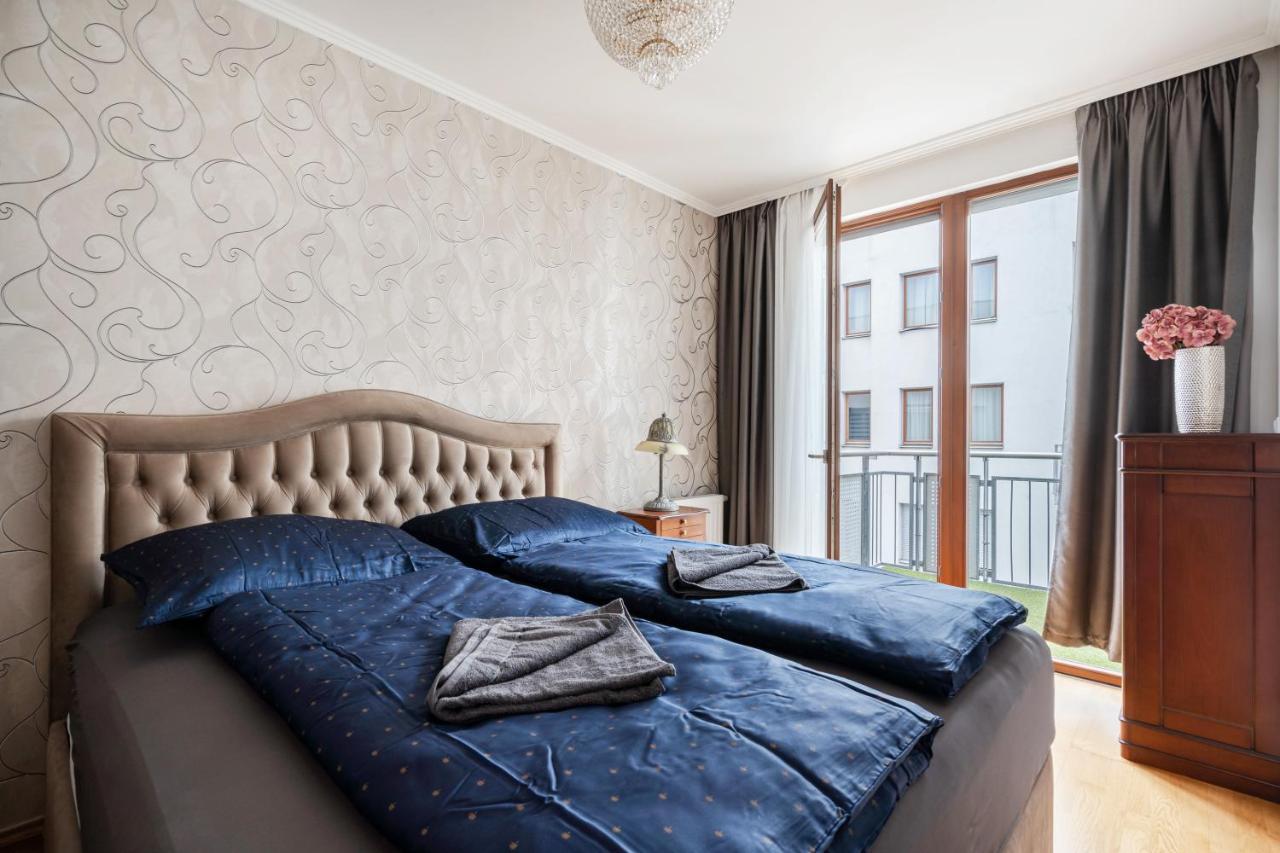 Four Bedrooms Luxury Design Apartment At Fashion Street Apartament