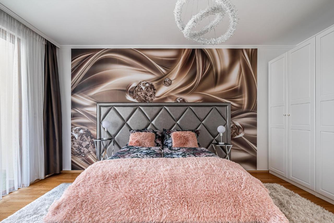 Apartament Four Bedrooms Luxury Design Apartment At Fashion Street *
