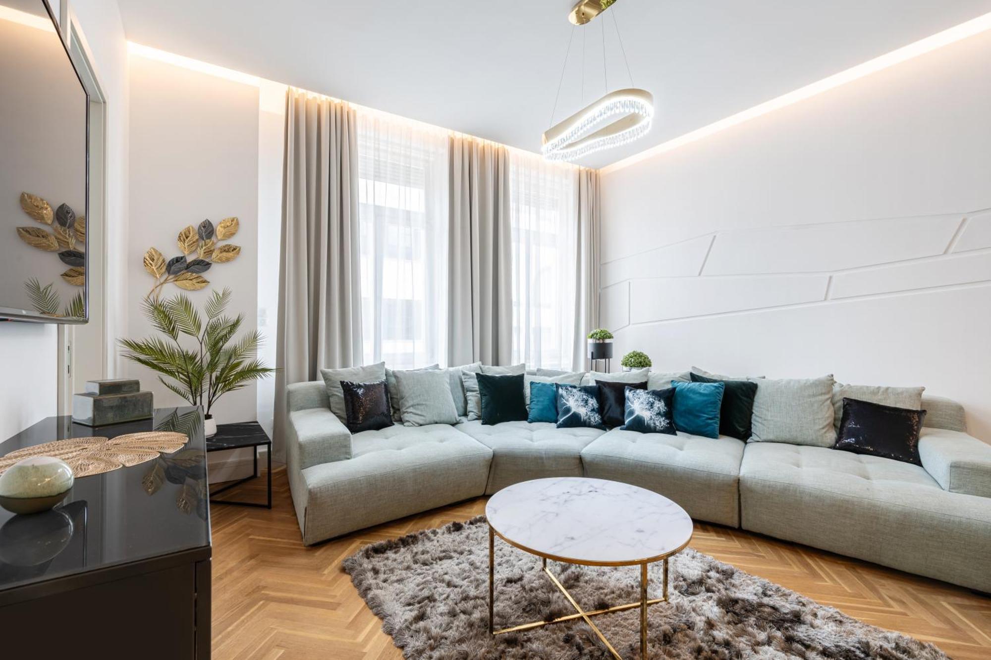 Apartament Four Bedrooms Luxury Design Apartment At Fashion Street *