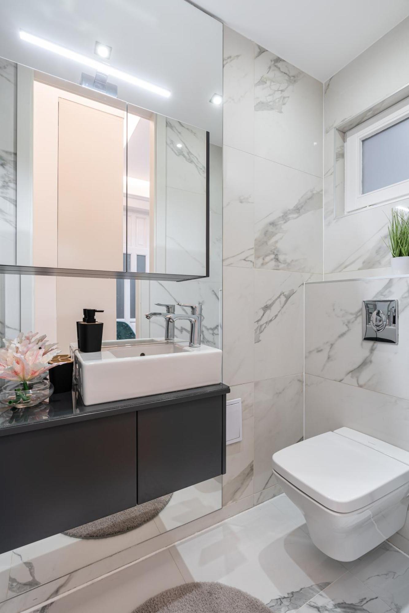 Four Bedrooms Luxury Design Apartment At Fashion Street Apartament Budapesta