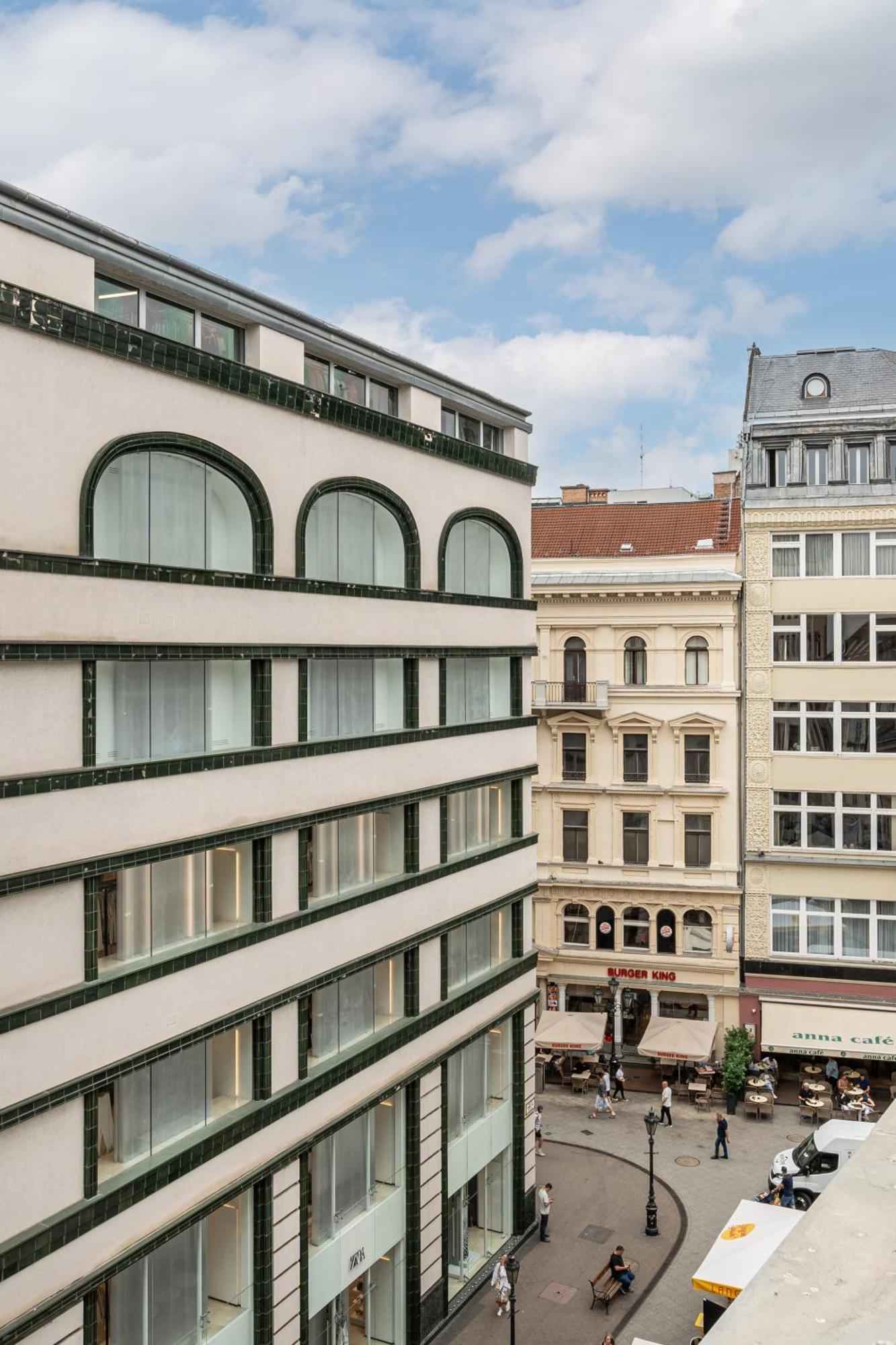 Four Bedrooms Luxury Design Apartment At Fashion Street Boedapest